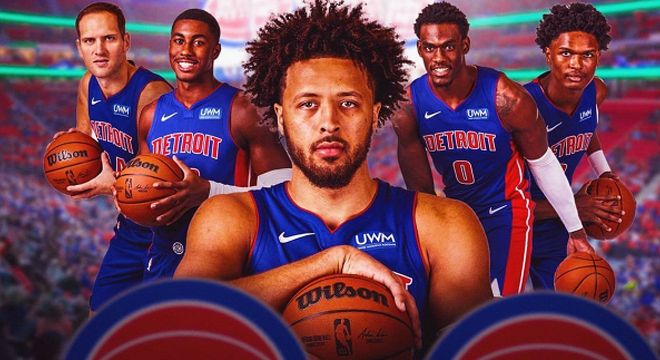 这不应该啊！刘佳鑫跟进空篮不中 自己抱头懊恼（刘佳鑫跟进空篮竟未命中，抱头懊恼：这球不该丢）