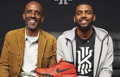 外线有谱！埃里克·戈登三分命中 拿到12分已创赛季新高（外线精准！埃里克·戈登三分发威，12分创赛季新高）