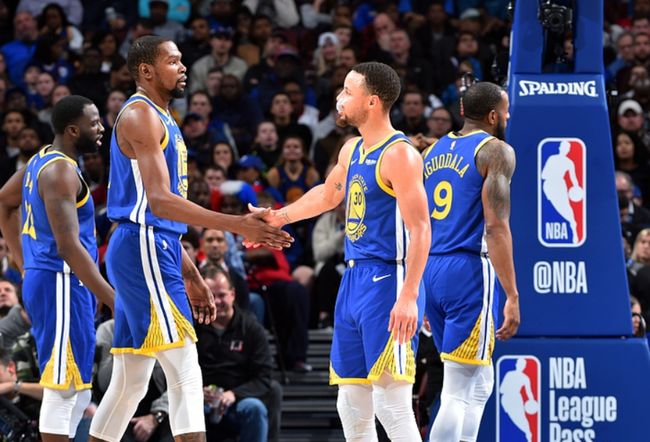 白宫官员：给川普颁和平奖是FIFA的提议；球迷应合法赴美观赛（白宫官员称FIFA曾提议授予特朗普和平奖；呼吁球迷依法赴美观赛）