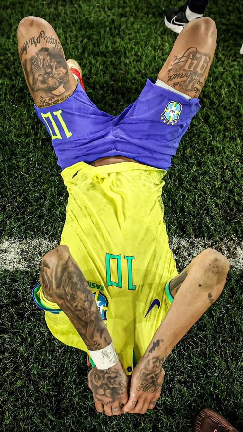 金州勇士巴特勒砍下24分10助攻，鹈鹕锡安25分，双方激烈对决。（巴特勒24分10助攻对飙锡安25分，勇士与鹈鹕鏖战）