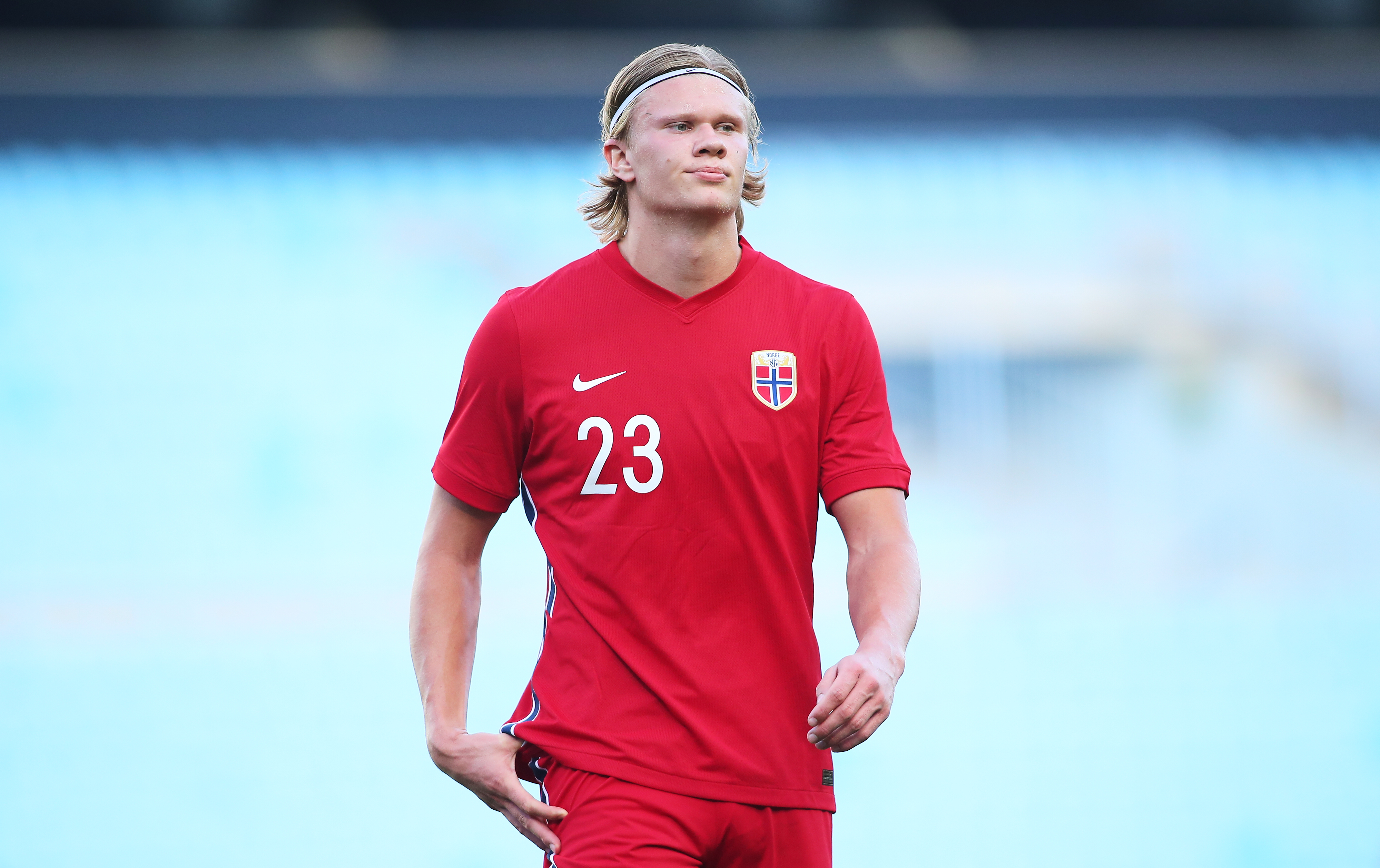 19岁22天，莱比锡边锋迪奥曼德成为德甲历史第二年轻戴帽球员（仅19岁22天，莱比锡边锋迪奥曼德成德甲史上第二年轻帽子戏法球员）