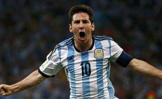 魔迷们心动吗？曼联发布中国结系列服饰，B费、姆伯莫等人出镜（B费、姆伯莫等球星助阵，曼联推出中国结系列服饰，魔迷是否被种草？）