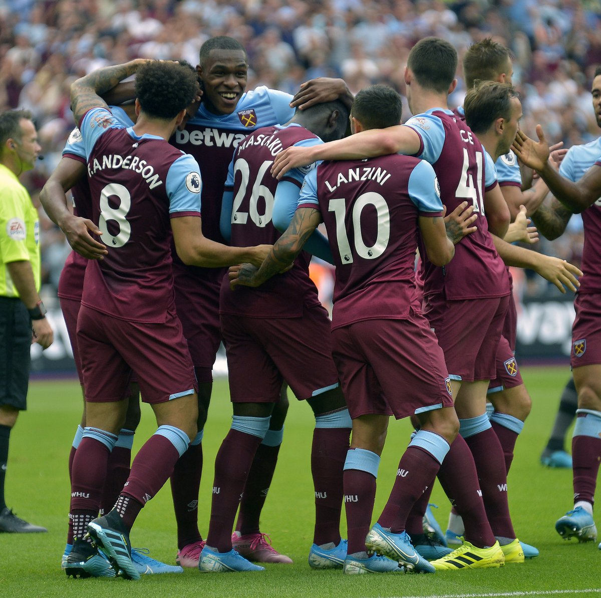 英超积分榜更新：曼城榜首压力加大,（英超积分新态势：曼城领跑压力升级）