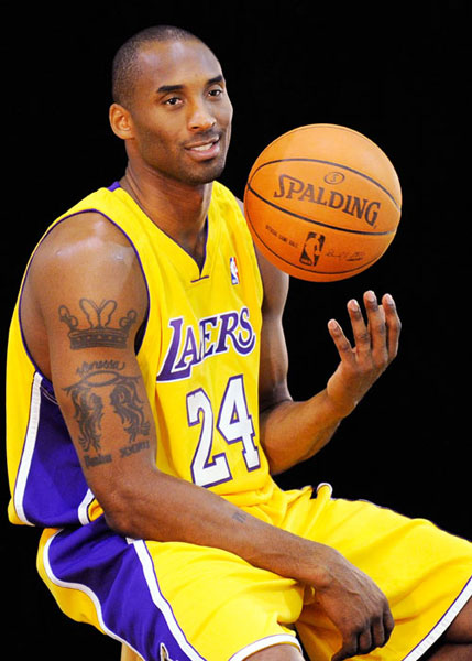 巴萨对阵贝蒂斯大名单：德容、费尔明回归，奥尔莫缺阵（巴萨战贝蒂斯名单出炉：德容、费尔明复出，奥尔莫缺席）