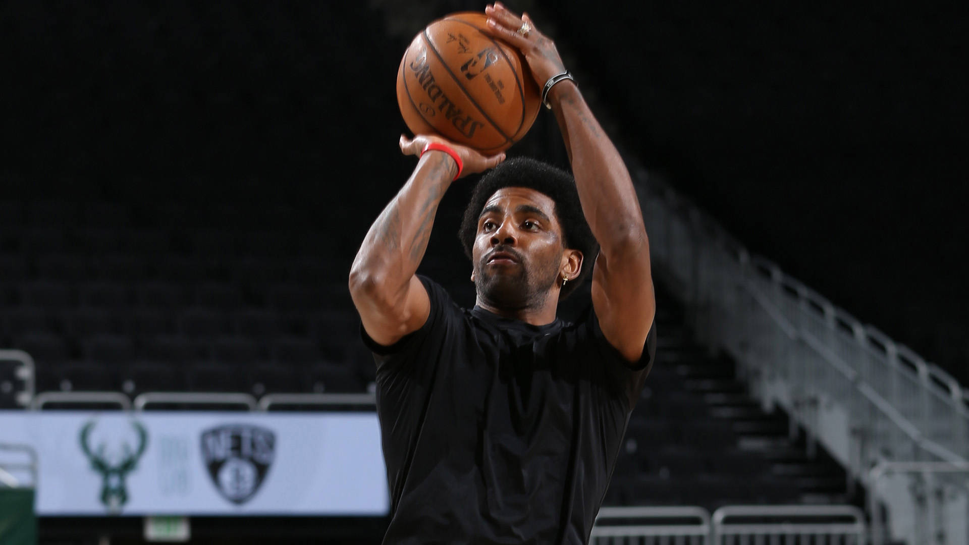 贝克汉姆的球队夺冠，全家相拥庆祝，14岁金发小七很夺目（贝克汉姆球队加冕冠军，一家相拥同庆，14岁金发小七成焦点）