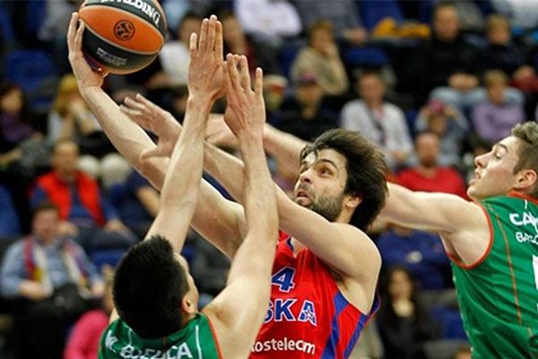 防守也要靠我！杜兰特相继封盖掘金双核约基奇&穆雷（杜兰特防守发威，连续封盖掘金双核约基奇与穆雷）