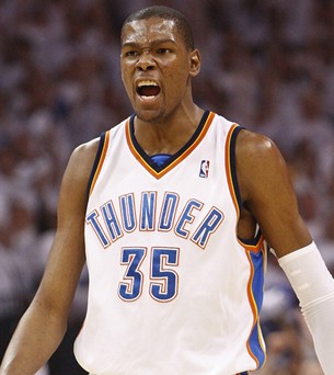 扑救率85.2%场均丢球0.57，斯维拉尔两项数据五大联赛门将第一（85.2%扑救率、场均0.57失球，斯维拉尔双项数据居五大联赛门将之首）